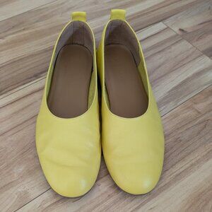 Everlane Made in Italy Yellow Leather The Day Glove flats - Size 6.5